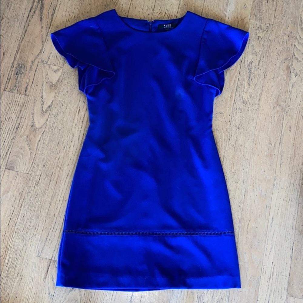 blue dress